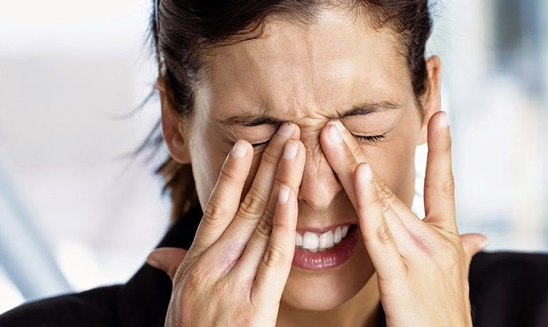 Почему у меня болят глаза, когда я их двигаю?