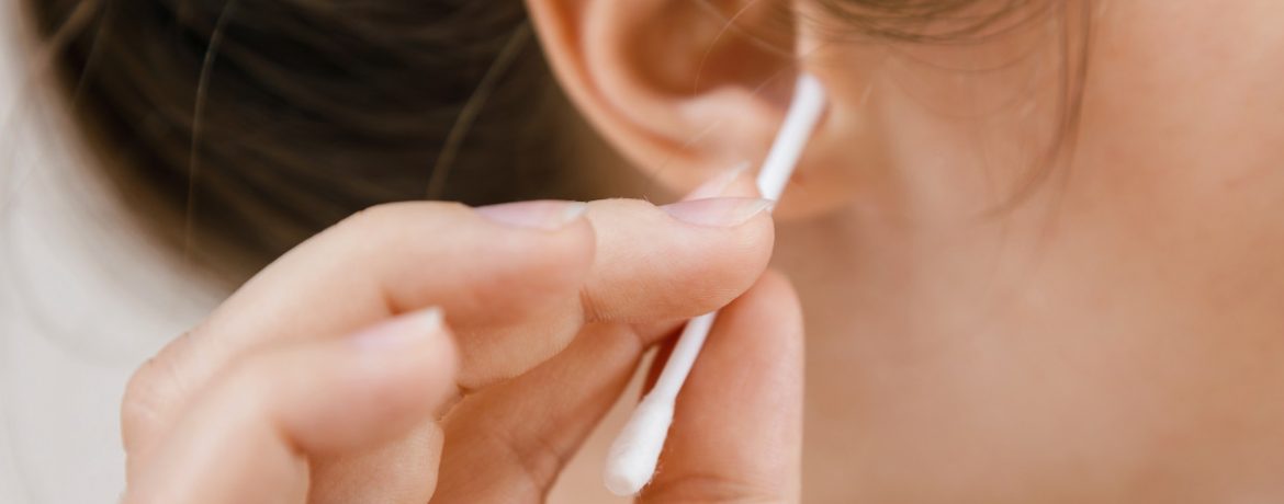Чистка уха